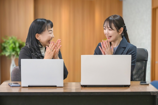 スペックは比較されるが、物語は「共感」される。競合他社を寄せ付けない“一社一歌”のブランドストーリー構築法